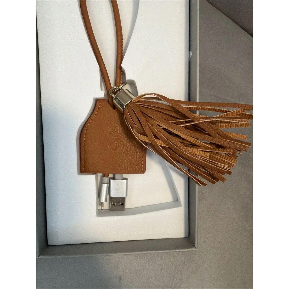 MOTILE TASSEL Charging Cord KEYCHAIN Lightning To USB-A Connection